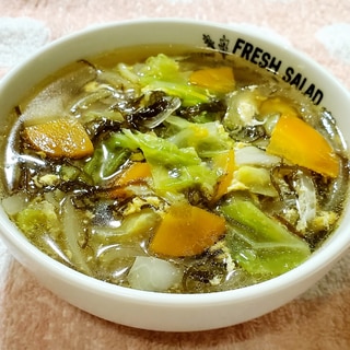 野菜ともずくの中華スープ